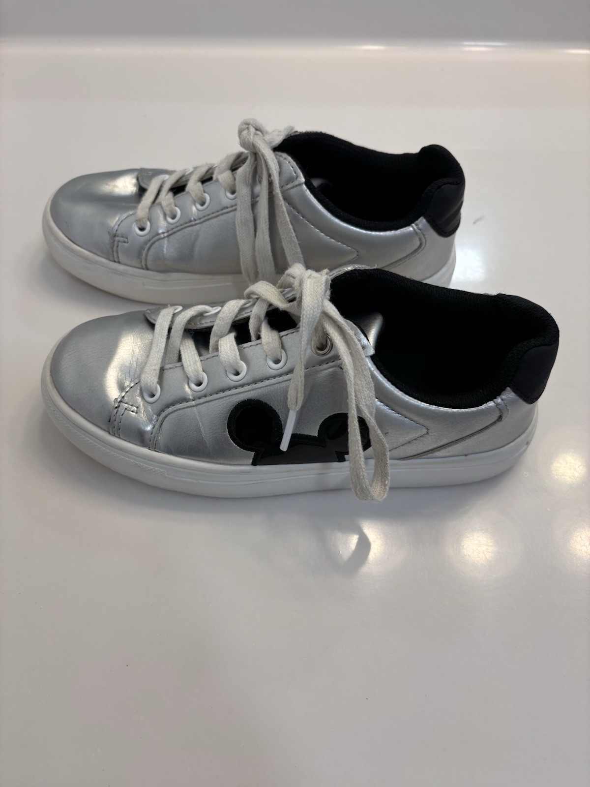 SAOLA Sneakers Disney argento con dettagli neri taglia C2 ottime condizioni