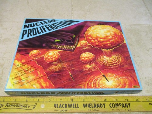 Juego de Mesa Proliferación Nuclear (1992) Flying Buffalo De Colección y Raro con Extra - Imagen 1 de 8
