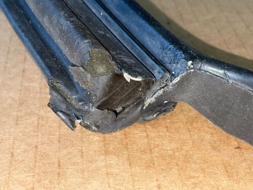 Corvette Convertible Top Frame Center Rail bracket Right 86 87 88 89 90 91 92 93 - Picture 5 of 10