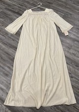 VTG 80  s NWT Vanity Fair Ivory Velvessant Half Sleeves Laced Rose Nightgown S