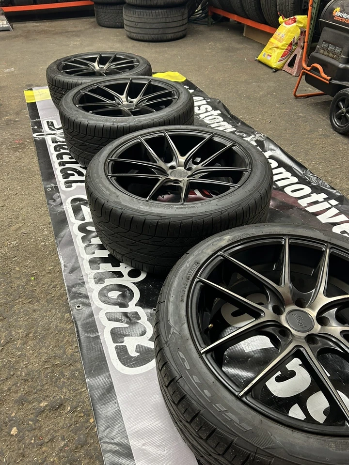 Aplicación Targa de nicho de 22 pulgadas 5x114-Mustang  Foto 2 de 4