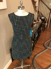 Ladies sz 8 dress in Black, White, Gray Boucle. Sleeveless & boat neck. FREEship