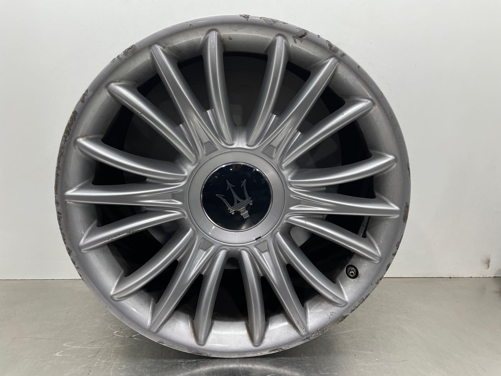 2014 Maserati Quattroporte Wheel Rim 19"x10" Rear Alloy LIGHT RASH OEM 670010509