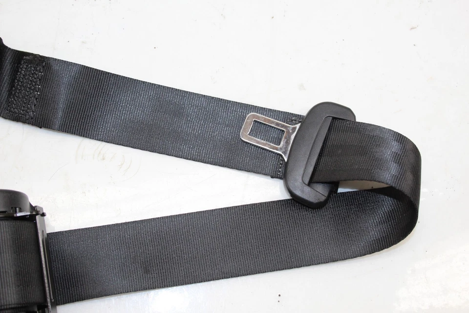 Cinto de segurança traseiro esquerdo Volkswagen GTI 2015-2021 preto fabricante de equipamento original - Imagem 3 de 4