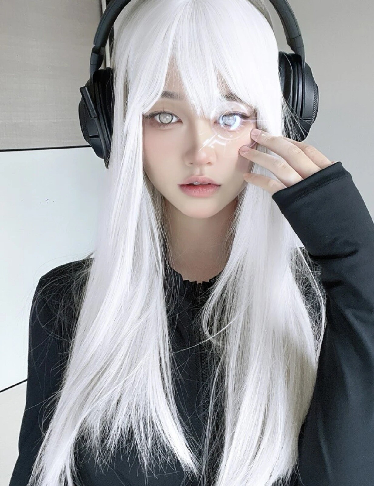 Perruque blanche longue lisse en fibre synthétique de haute qualité pour cosplay et fêtes