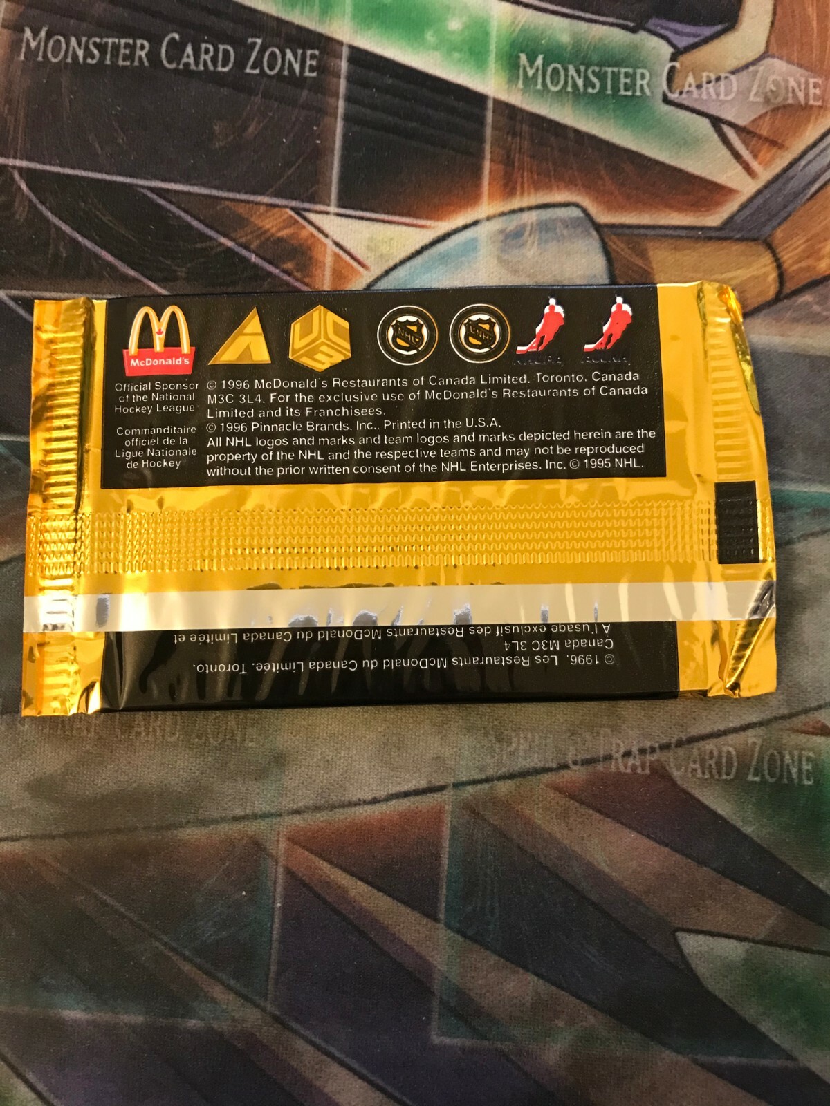 1996 Pinnacle Game Winners 3D Card McDonald Booster Pack NHL 1 Pack