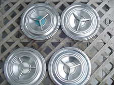 Vintage Antique 1959 Oldsmobile Dynamic Ninty Eight Rocket Holiday Fiesta Hubcap