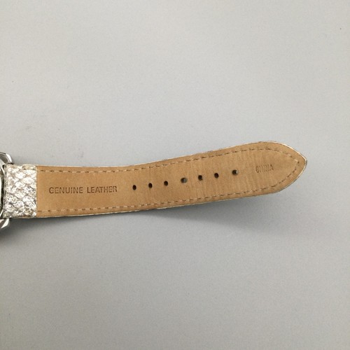 Guess Watch Women 40mm Silver Tone Crystals Faux Snake Leather Band New Battery - Picture 13 of 17
