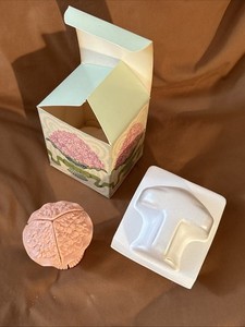 Vintage 1972 AVON Hostess Bouquet Guest Soaps~3 2oz Soaps Shaped Like a Bouquet