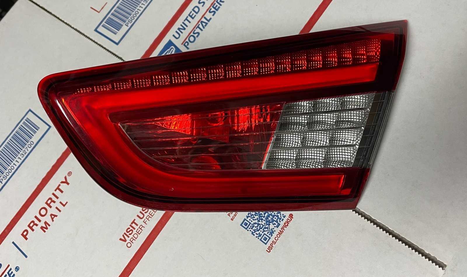 6700046630 Maserati Ghibli 14-20 M157 Rear Right Side Inner Tail Light Lamp Oem