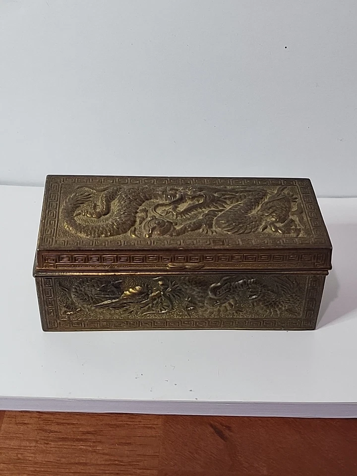 ANTIGUO JAPONÉS DRAGÓN REPOUSSE METAL SELLOS CAJA JAPÓN FRANQUEO ESCRITORIO Foto 4 de 4