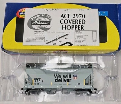 93953 Athearn Union Pacific 2-Bay Covered Hopper