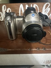 Konica Minolta DiMAGE Z6 Digital Camera 2.0" LCD Display 6.0 MP 12x Optical Zoom