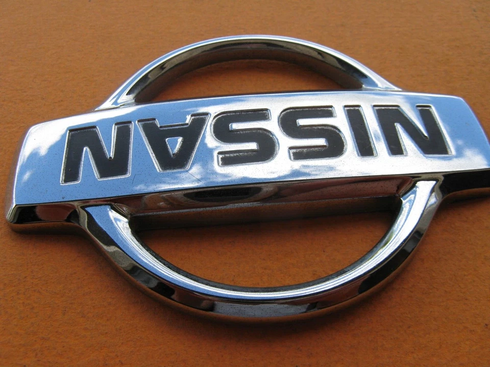 98 99 00 01 NISSAN ALTIMA TAPA TRASERA CROMO EMBLEMA LOGOTIPO INSIGNIA SIGNO SÍMBOLO A37542 Foto 2 de 3