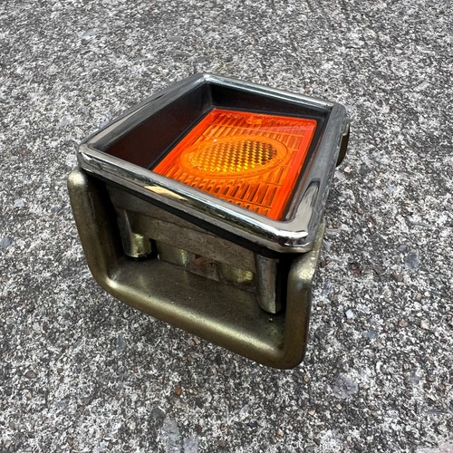 Guardabarros trasero reflector reflejo Mitsubishi Colt Galant 16L GTO 1970-77 Reflejo de lote antiguo - Imagen 4 de 10