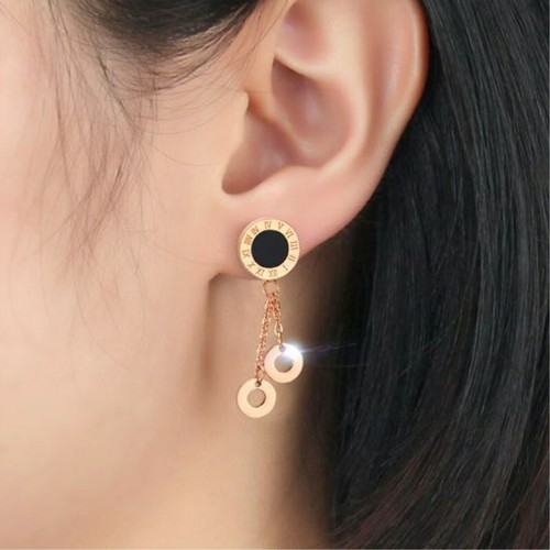 Pendientes de cadena de borlas de oro rosa de 18 K con tachuelas de esmalte negro/blanco números romanos - Imagen 12 de 14