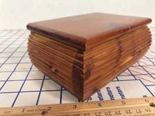 Cedar Jewelry Box Wooden Souvenir Pennsylvania Black Forest Ridged Trinket Vb