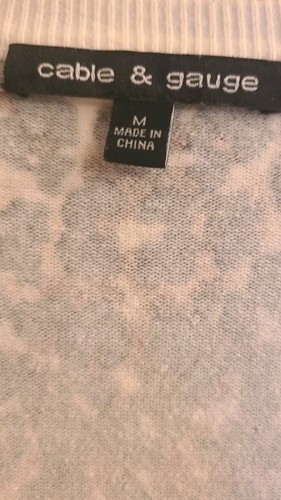 Strickjacke mit Zopfmuster Größe M Leopardenmuster Knopf Pullover Animalprint - Bild 6 von 8