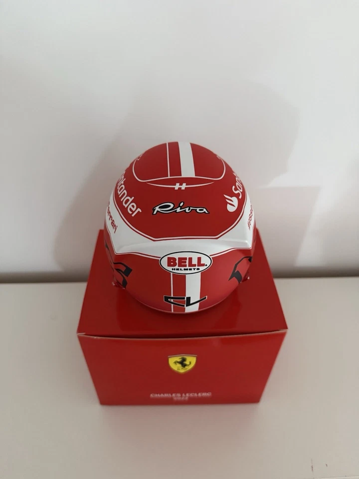 Casco Leclerc 2022 Ferrari Bell Scala 1/2 - Immagine 4 di 4