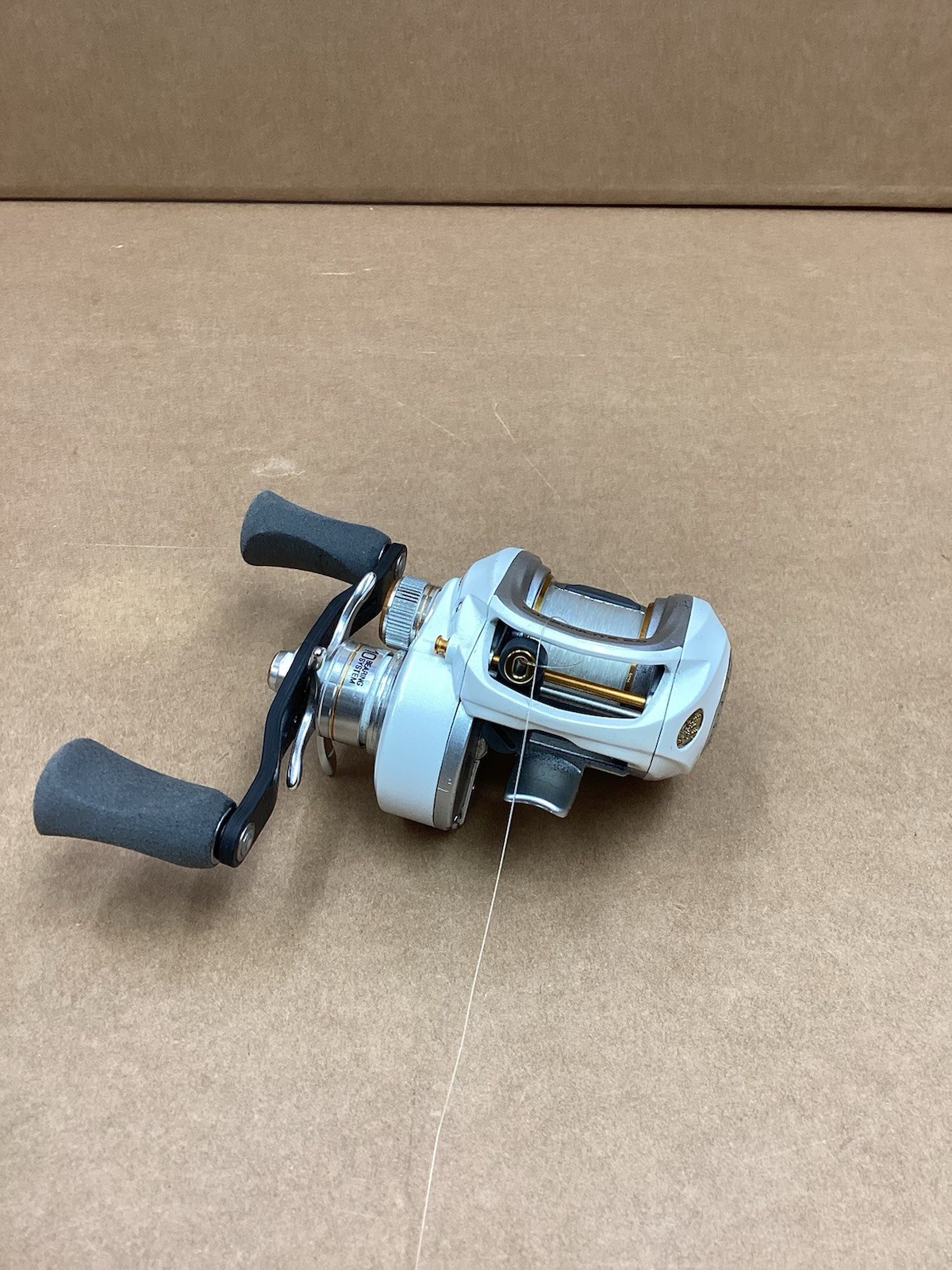 Bass Pro Shops Johnny Morris Carbonlite 2.0 Baitcast Reel JCT10SHA 7.5:1 Ratio