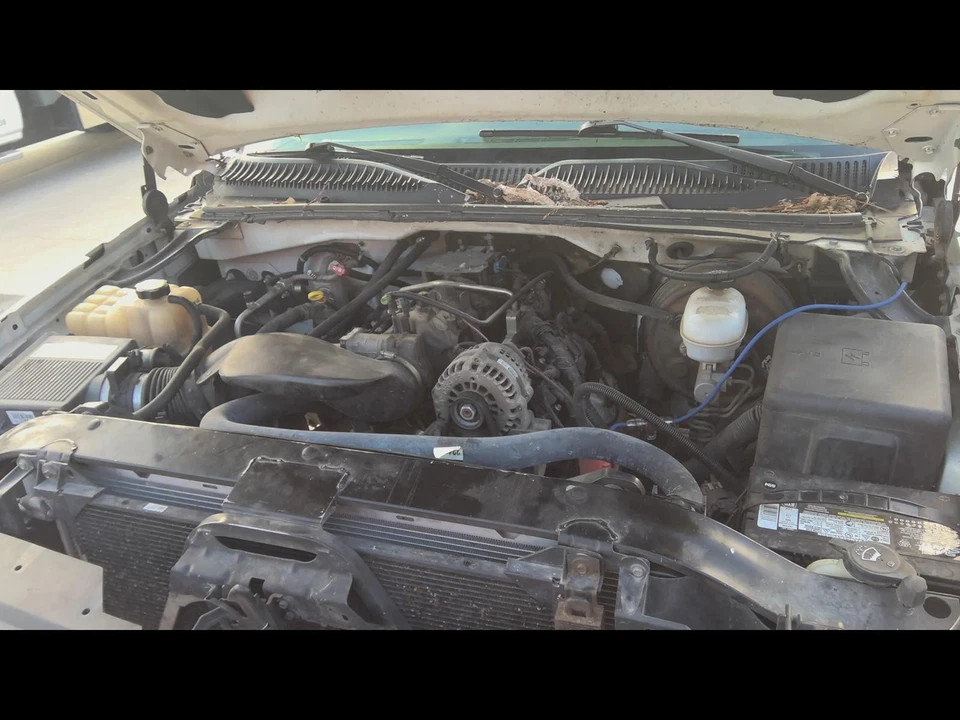 Conjunto de filtro de aire usado se adapta a: camioneta Chevrolet Silverado 1500 2006 6,0 L con altura Foto 4 de 4