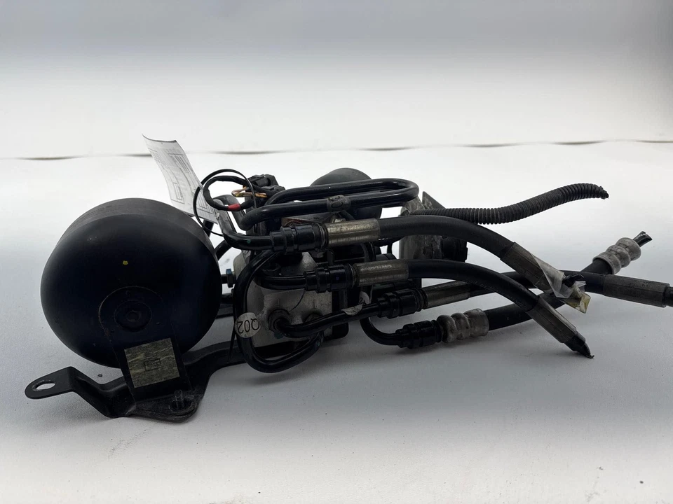 03-11 Mercedes R230 SL550 SL600 Rear Hydraulic Valve Block Suspension Pump OEM - Image 2 of 4