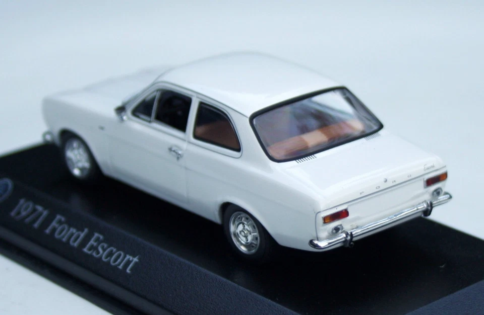 Ford Escort 1 Bj. 1967-1974,bianco,Modello speciale Minichamps "100 Anni Ford" 1 - Immagine 2 di 4
