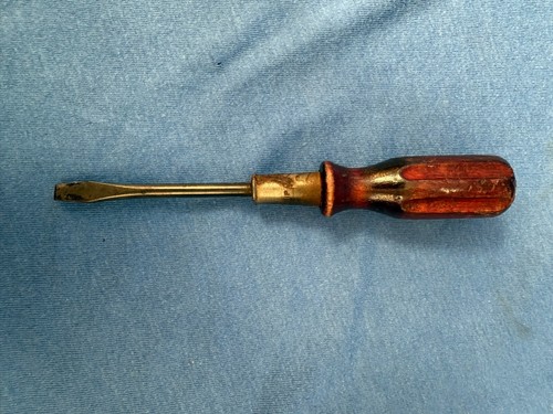 Vintage Lot of Wood-Handled Screwdrivers - Antique Tools - Garage Collectibles - Picture 6 of 23