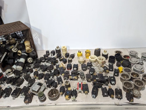 Large lot of plugs, receptacles, connectors as shown: Hubbell, Pass & Seymour le