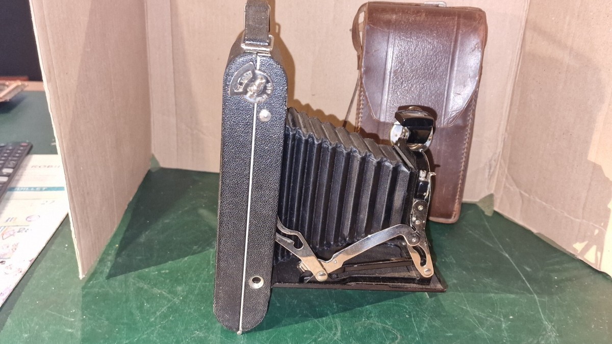 Kodak Eastman: Junior Six-20 Price Guide: estimate a camera value