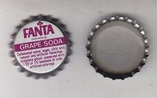 FANTA GRAPE SODA  BOTTLE CAPS.100 PIECES  PLASTIC LINED UNUSED  NEVER CRIMPED