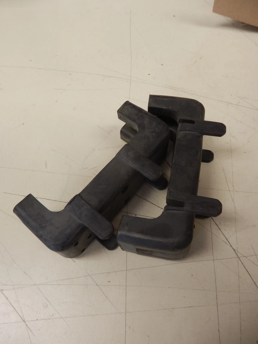 Genuine OEM International Radiator Inulators (2) 2590841C91 FREE 