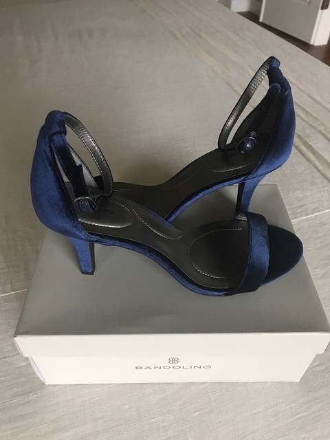 bandolino navy blue heels