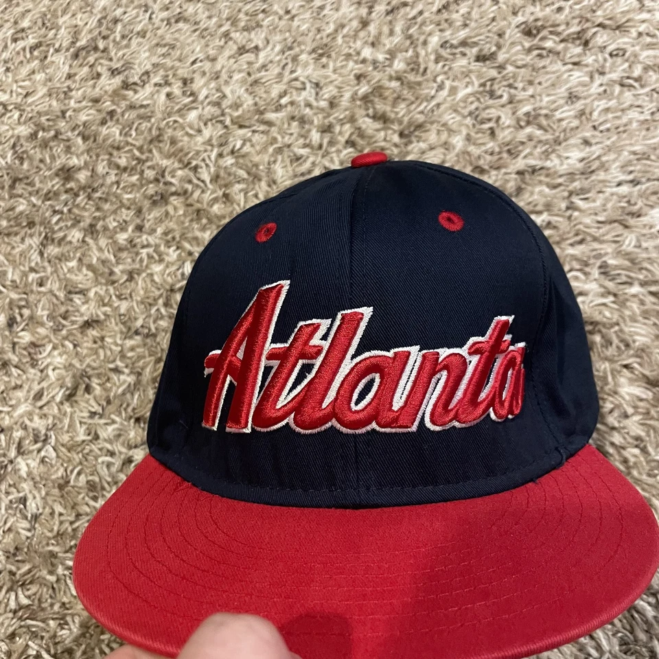 Atlanta Script KBETHOS Gorra Gorra Snap Back Bordada Para Hombre Béisbol Clásico Foto 3 de 4