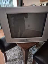 Advent 20" Q2035A Component S-Video Stereo CRT TV with Remote