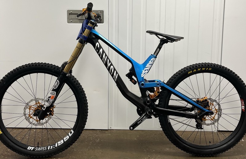 Canyon Sender CF 9.0 Carbon Downhill Full Suspension Mountain Bike DH MTB Hope