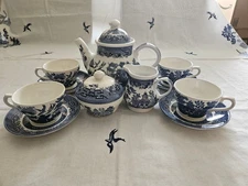 CHURCHILL BLUE WILLOW TEA POT SET-4 CUPS/4 SAUCERS/SUGAR BOWL & LID/CREAMER*MINT