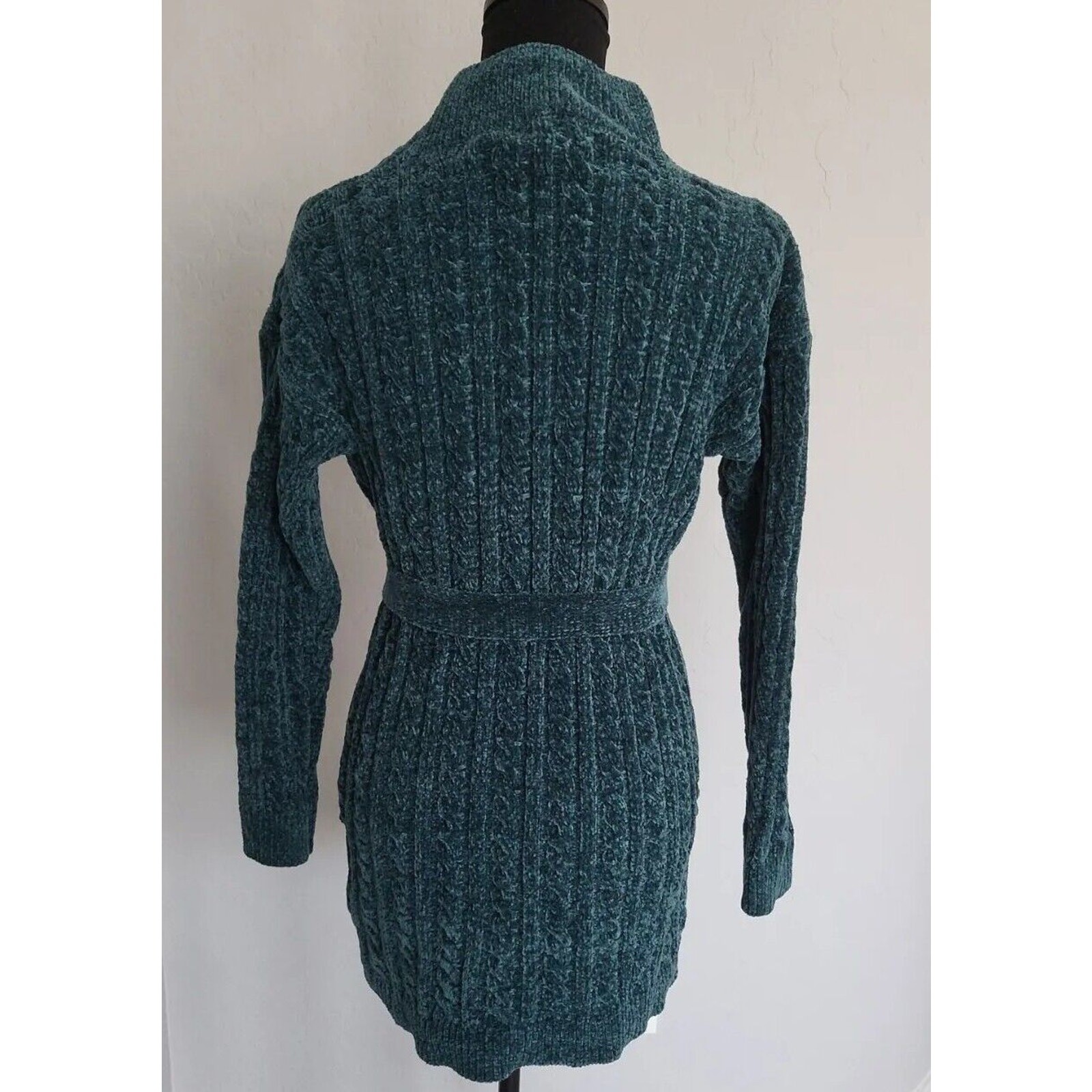 Beginning Boutique Wool Blend Cable Knit Soft Moc… - image 3