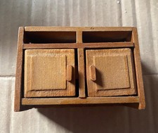 Mini arredi vintage in legno per casa delle   bambole