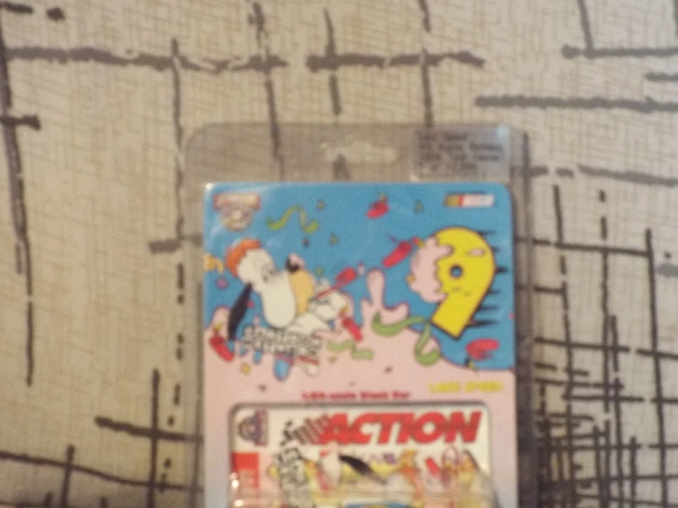 Экшн-фигурка Ford Taurus 1998 Lake Speed No9 Happy Birthday Cartoon Network масштаб 1:64 - Изображение 3 из 4