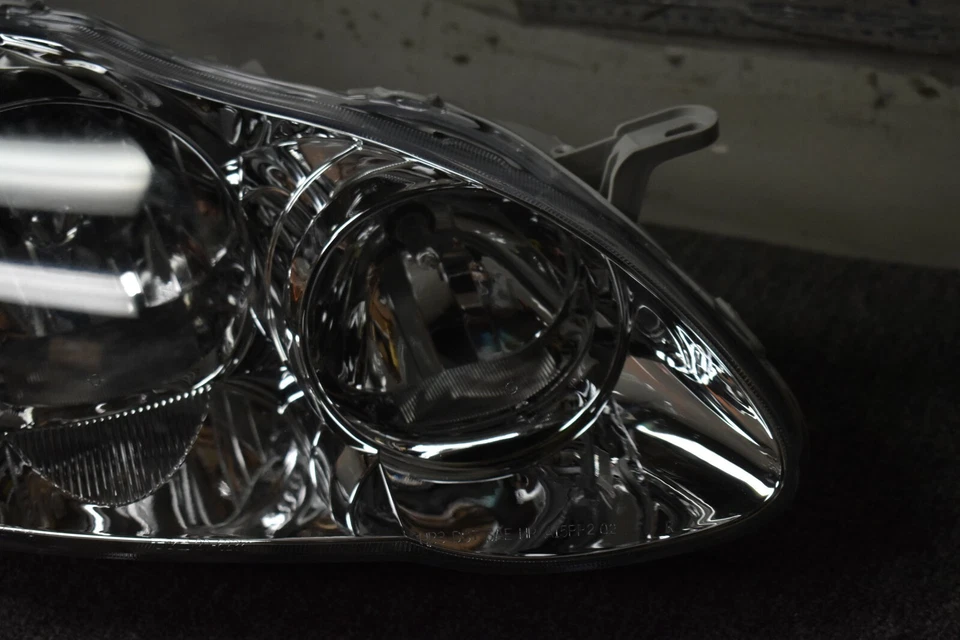 Faro derecho Toyota Corolla CE/LE 2005-2008 OEM de fábrica Foto 3 de 4