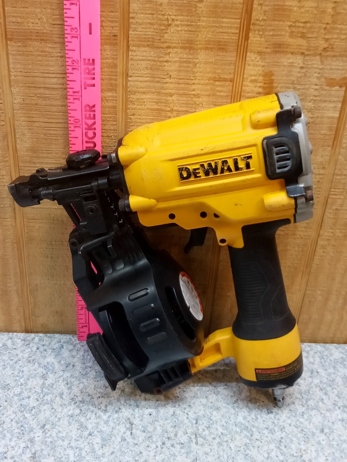 DEWALT DW45RN 15 Degree Coil Roofing Air Nailer 3/4” to 13/4” fastener