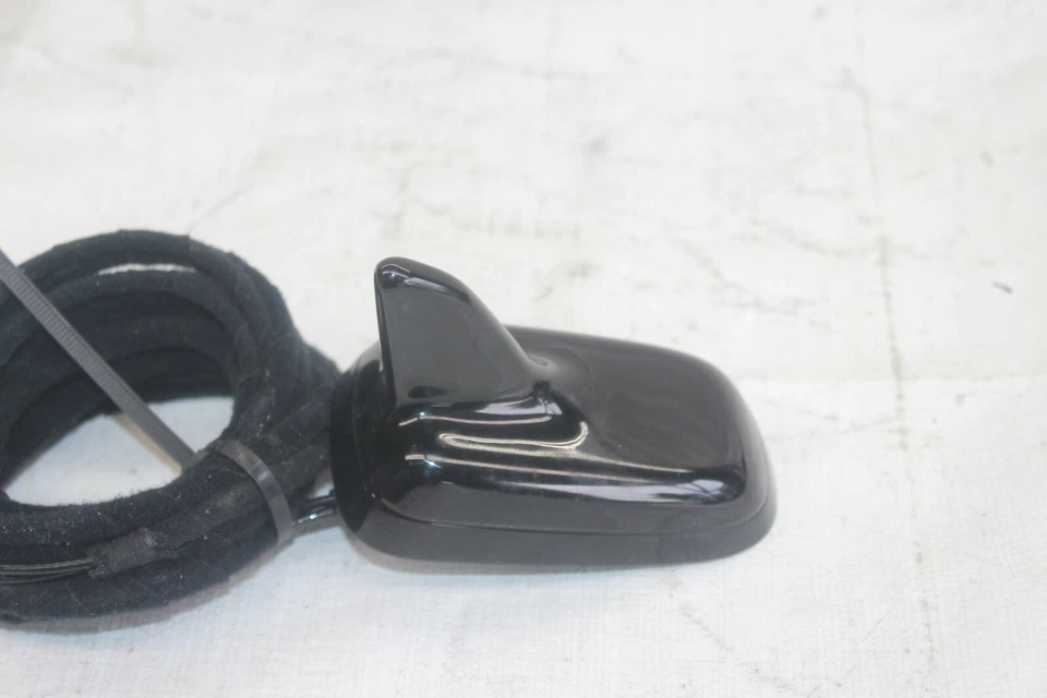 2009 AUDI TT 8J КУПЕ #156 2.0L АКУЛЫ ПЛАВНИК КРЫШИ АНТЕННА ЧЕРНЫЙ 8J8035503B - Изображение 2 из 4