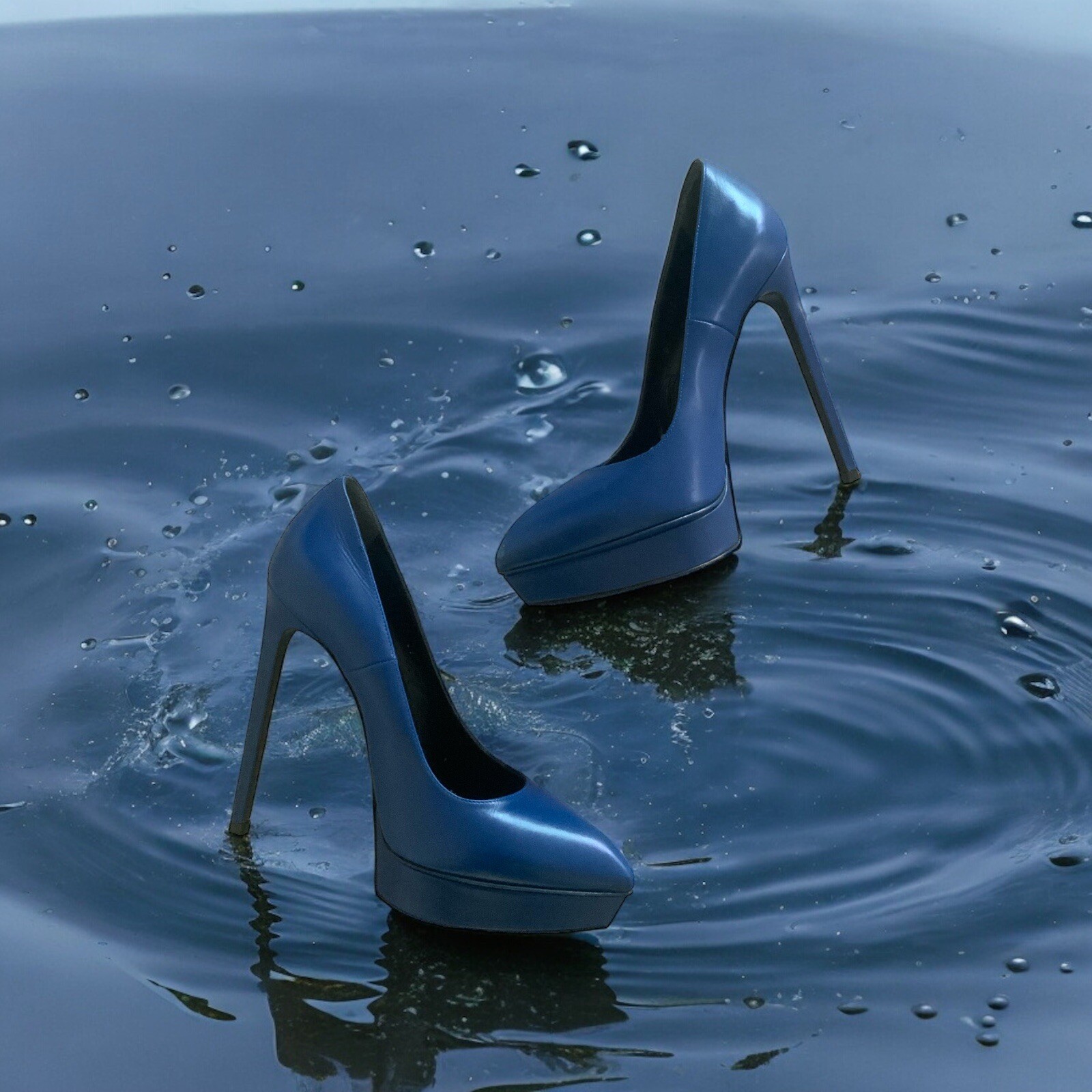 Tacchi a pompa in pelle Saint Laurent Janis Bleu Majorelle taglia 37 $795