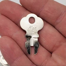 10x Ilco 3916-22 Key Blanks For Vintage Cloth Roll Towel Dispenser NOS