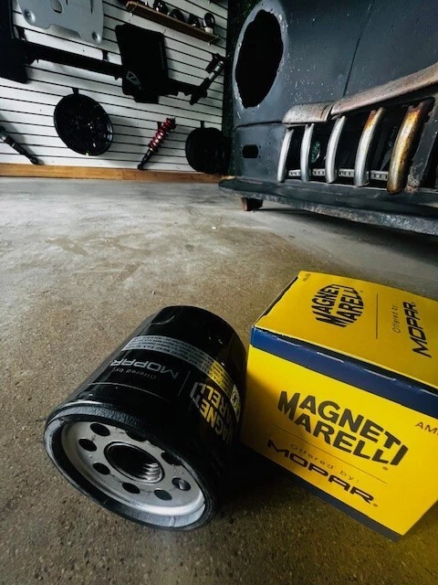 (3) Filtro de aceite de motor Mopar 1AML00006A Foto 4 de 4