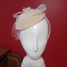NWT Jeanne Simmons Beige Fascinator Headband For Women