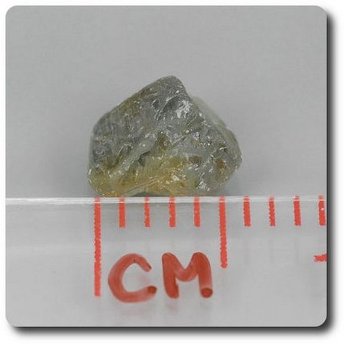 Saphir Naturel Vert-jaune Madagascar 2.38 Carats - Traité Béryllium - P357.129T