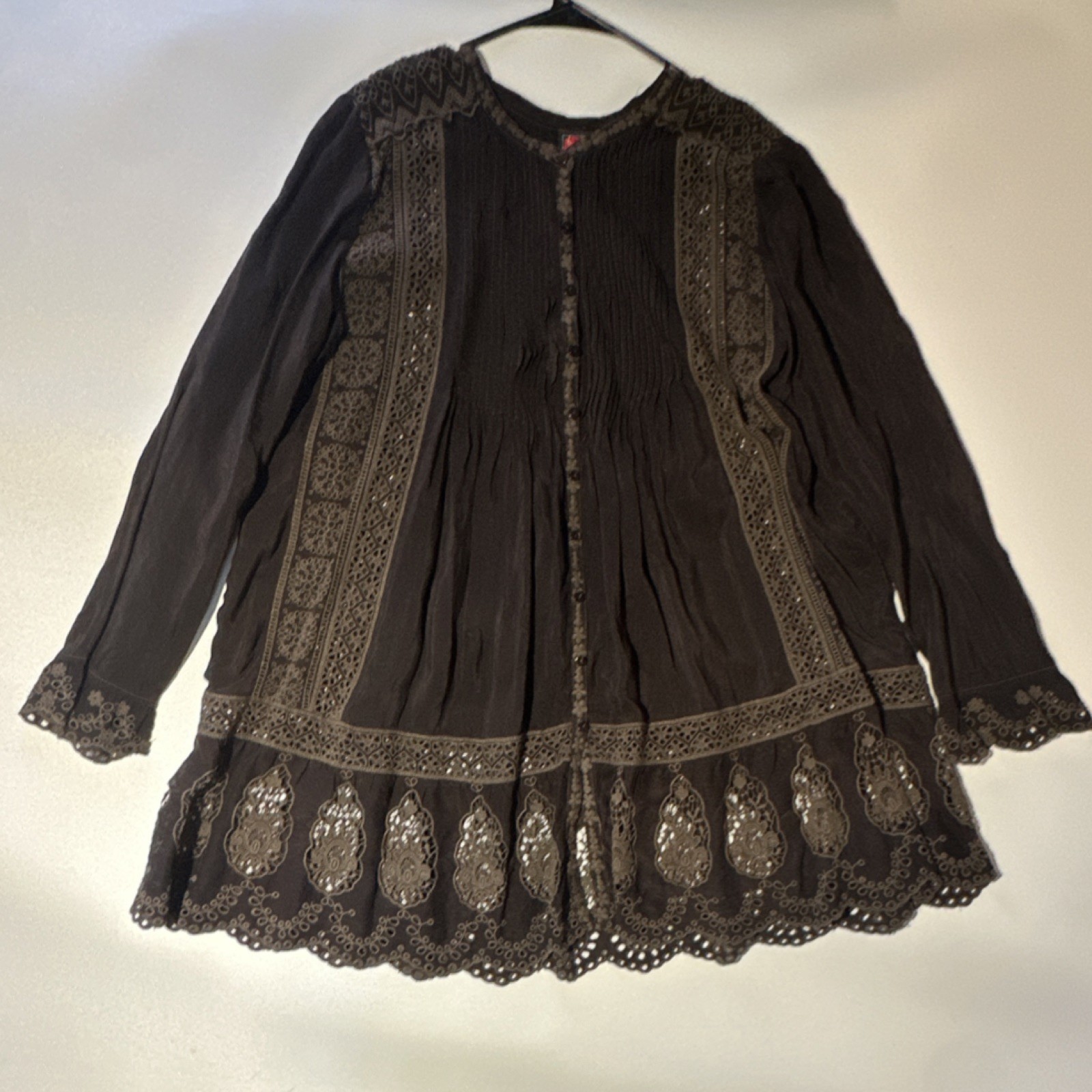 Johnny Was Floral Embroidered Tunic Blouse Button Knit Cotton Brown Beige M