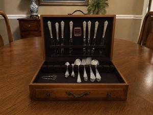 Vintage Naken’s Tarnish Proof Silverware oak Chest With Maytime Silver plate